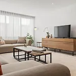 Large In Playas Del Duque Apartman
