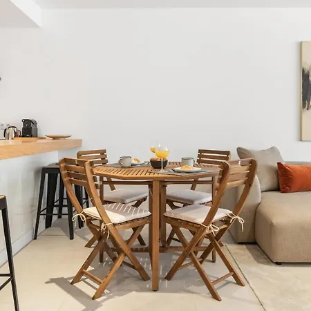 Large In Playas Del Duque *