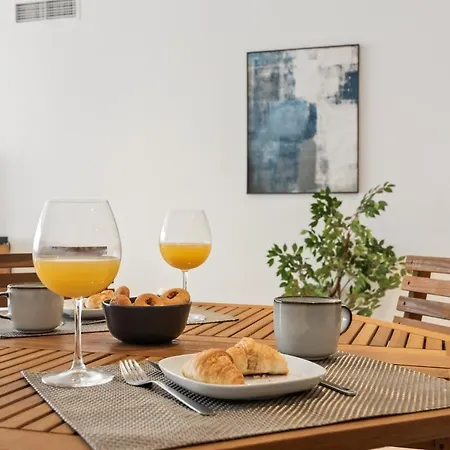 Large In Playas Del Duque