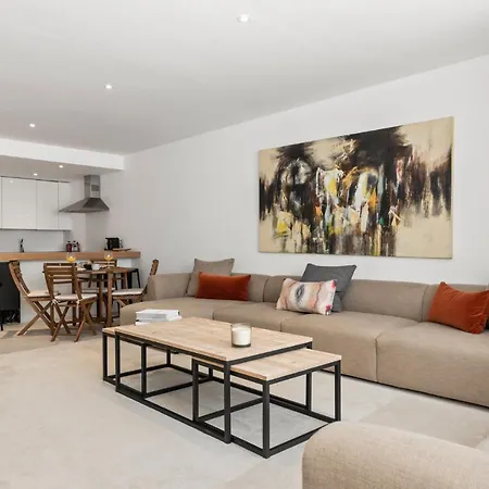 Large In Playas Del Duque Марбелья