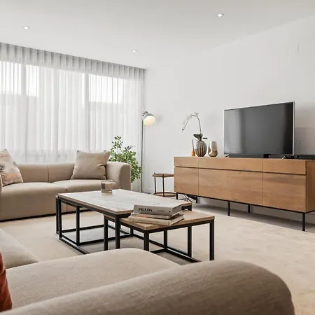 Large In Playas Del Duque Апартаменты