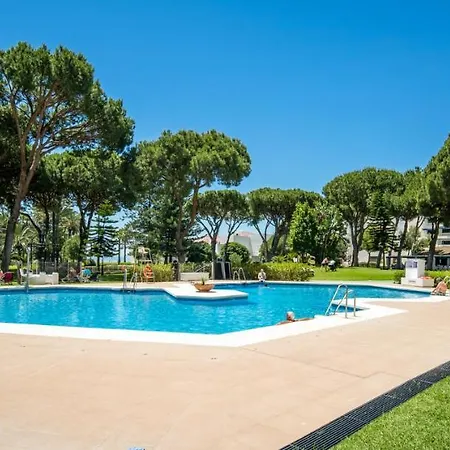 Large In Playas Del Duque Апартаменты *