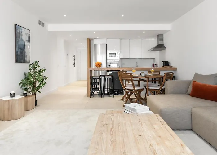Large In Playas Del Duque Apartment *