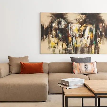 Large In Playas Del Duque Apartament *