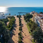 Large In Playas Del Duque * ماربيا