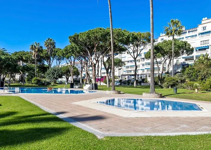 Large In Playas Del Duque Appartement Marbellac