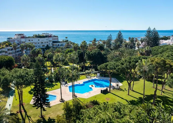Large In Playas Del Duque Appartement Marbellac